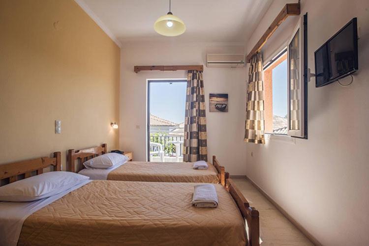 Hotel Omirico Гувия Екстериор снимка