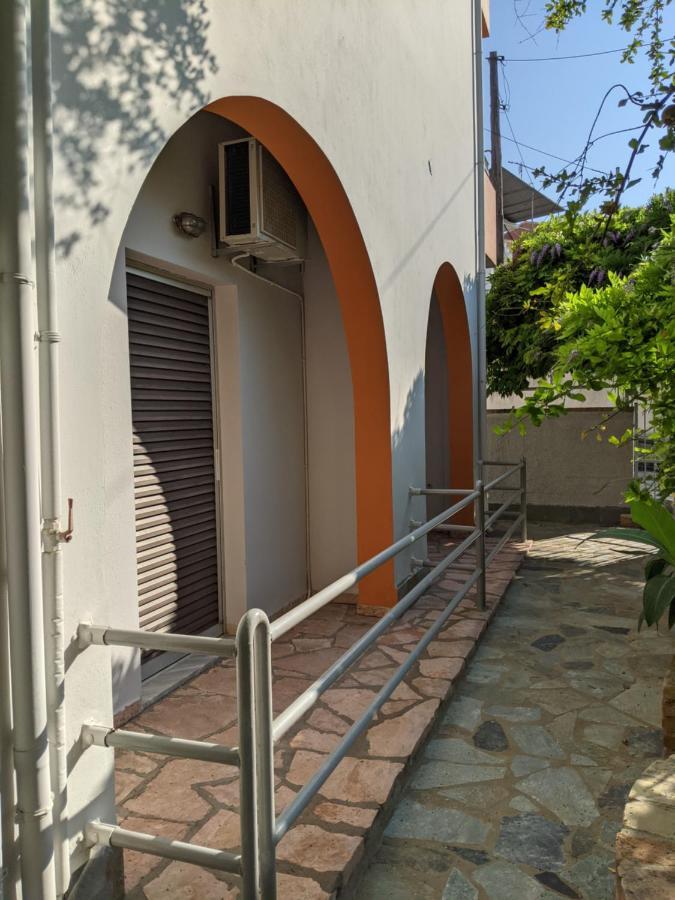 Hotel Omirico Гувия Екстериор снимка
